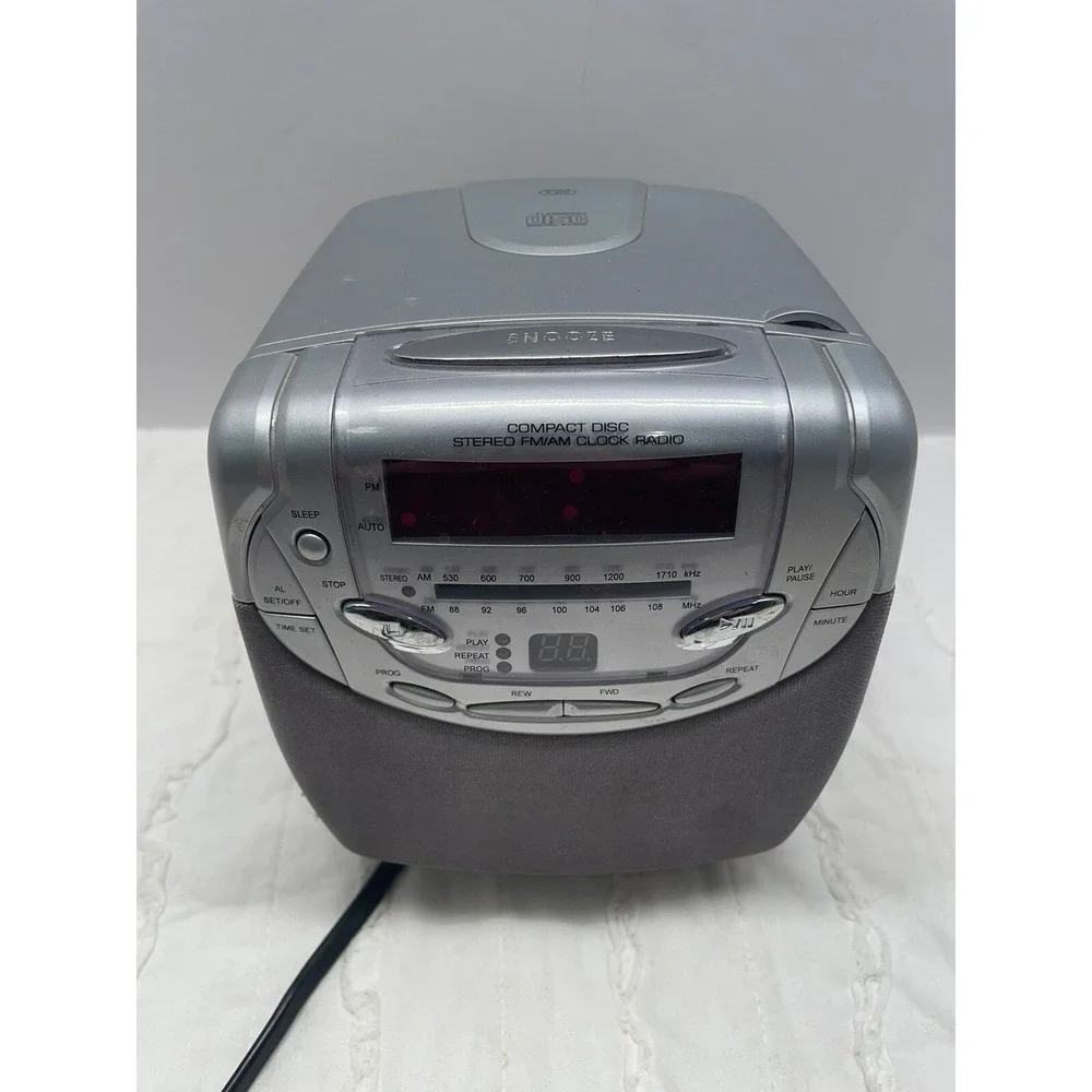Vintage Tozaj Alarm Clock Radio ATC-884 TESTED WORKING‎